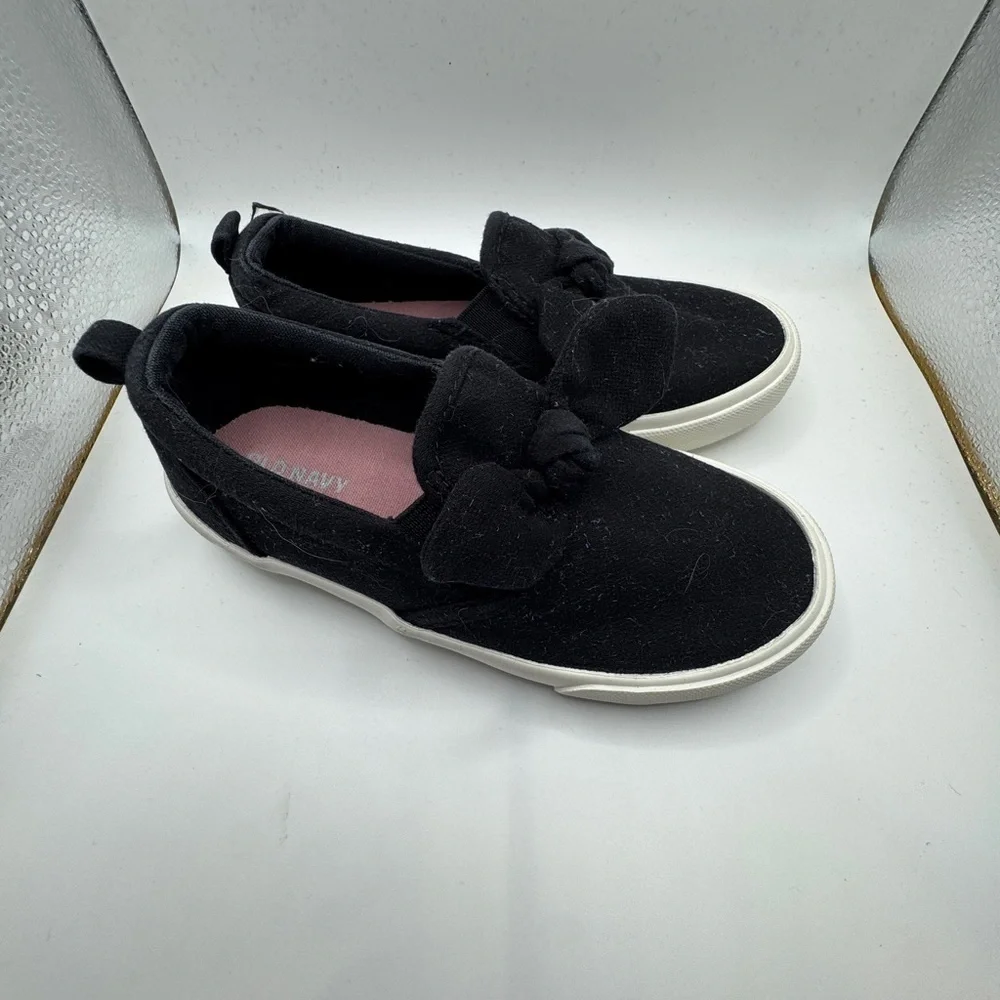 Old Navy Toddler Girl Size 9 Black and White Bow Slip-On Sneakers Shoes